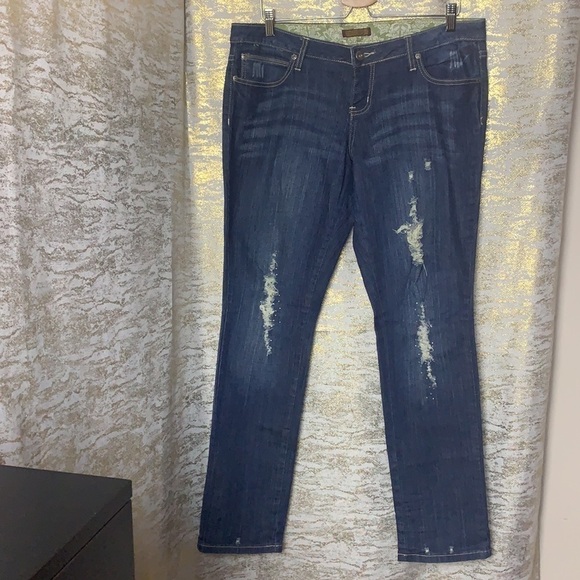 VINTAGE🧚‍♀️Y2K Medium Wash Distressed Bejewelled Straight Leg Jeans Size 13 - Picture 2 of 12